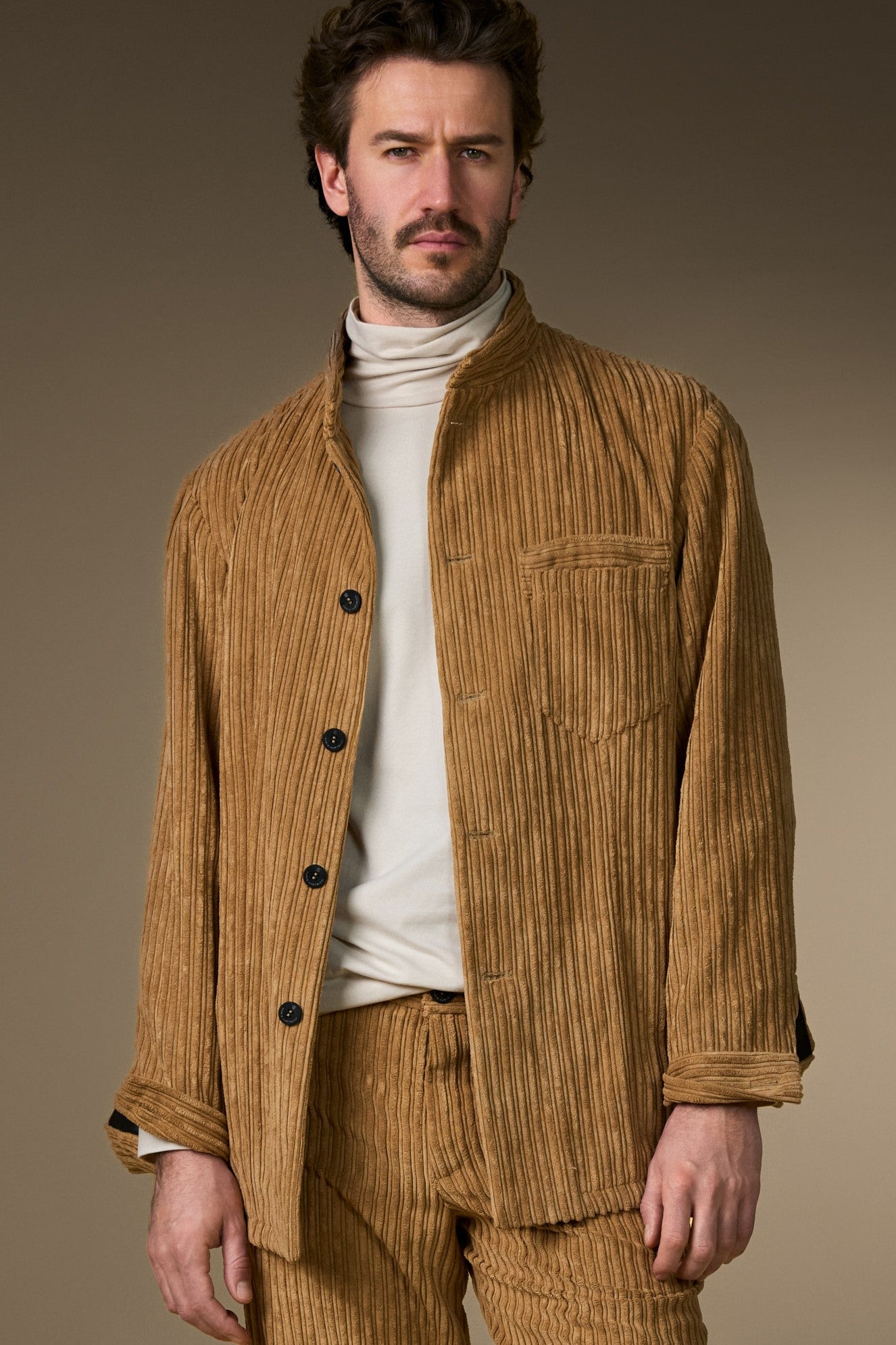 NEU: Maraini - Shirt Jacket aus terracottafarbenem Cord